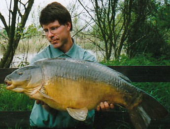 33_lb_essex_mirror_carp_first_on_new_homemade_recipe-02.jpg