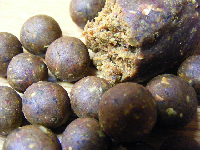 a_new_homemade_bait_mix_based_around_indian_and_english_cooking_and_herbs_and_spices.jpg